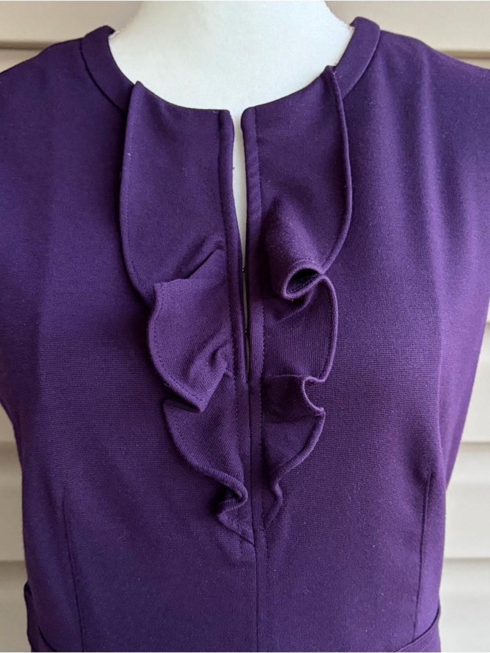 •Banana Republic• NWT Purple Ruffle Front Sheath Dress - Size 8 - Picture 3 of 7